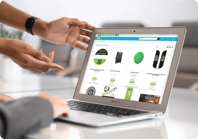 brandstash-pointing-at-burgerfi-shopping-screen